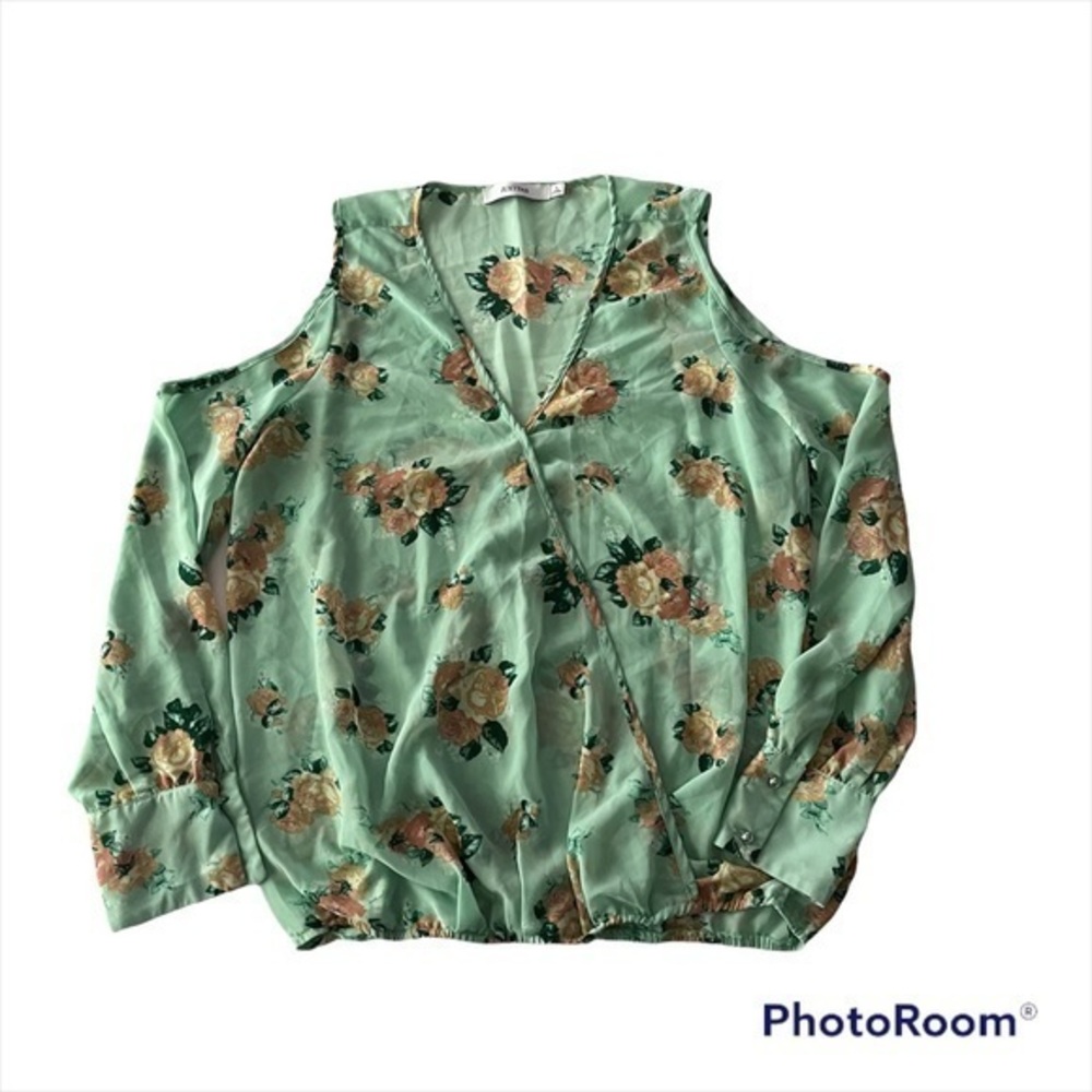 Just Fab Cold Shoulder blouse